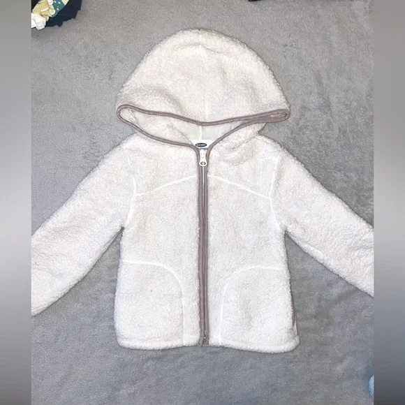 2/$12 Old Navy white Sherpa with a mauve color - Picture 3 of 6